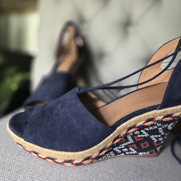 CABI Navy Espadrille Raffia Platform Wedges - Picture 6 of 7